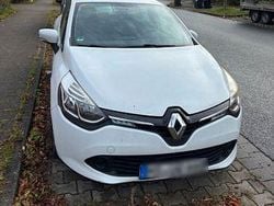 Weiß Gebraucht 2015 Renault Clio IV Authentique Kleinwagen | 4.500 € (Guter Preis)