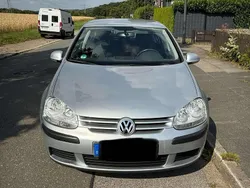 Schwarz Gebraucht 2005 VW Golf IV Comfortline Limousine | 4.300 € (Etwas zu teuer)