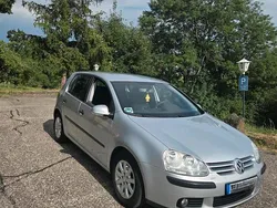 Grau Gebraucht 2005 VW Golf V Limousine | 1.250 €