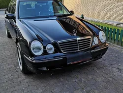 Schwarz Gebraucht 2002 Mercedes E280 Avantgarde Limousine | 7.300 € (Etwas zu teuer)