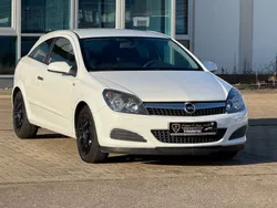 Weiß Gebraucht 2009 Opel Astra GTC Selection Coupé | 2.499 € (Fairer Preis)