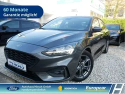 Grau Gebraucht 2021 Ford Focus ST-Line Limousine | 19.000 € (Fairer Preis)