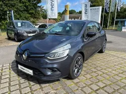 Titaniumgrau Gebraucht 2017 Renault Clio IV Intens Limousine | 9.980 € (Fairer Preis)