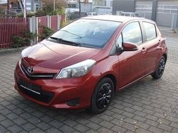 Rot Gebraucht 2014 Toyota Yaris Limousine | 5.900 € (Fairer Preis)