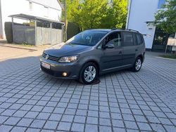 Grau Gebraucht 2010 VW Touran Van / Kleinbus | 3.800 € (Fairer Preis)