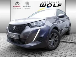 Grau Gebraucht 2021 Peugeot 2008 Active SUV | 17.500 € (Etwas zu teuer)