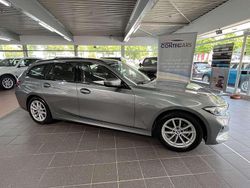 Grau Gebraucht 2022 BMW 318 Sport Line Kombi | 27.400 € (Fairer Preis)