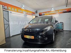 Schwarz Gebraucht 2012 Opel Zafira Tourer Edition Van / Kleinbus | 7.999 € (Etwas zu teuer)