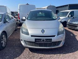 Platingrau Gebraucht 2011 Renault Scénic III Dynamique Van / Kleinbus | 1.790 € (Superpreis)