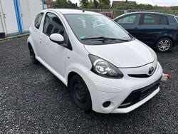 Cool white Gebraucht 2013 Toyota Aygo Cool Kleinwagen | 2.950 € (Guter Preis)