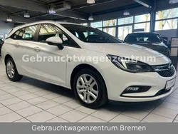 Weiß Gebraucht 2016 Opel Astra Edition Kombi | 6.490 € (Fairer Preis)