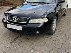 Schwarz Gebraucht 1999 Audi A4 Kombi | 800 € (Guter Preis)