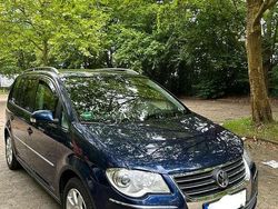 Blau Gebraucht 2007 VW Touran Highline Van / Kleinbus | 4.100 € (Fairer Preis)