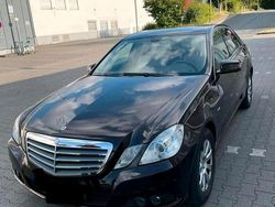 Braun Gebraucht 2009 Mercedes E220 Limousine | 8.000 € (Superpreis)
