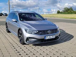 Grau Gebraucht 2021 VW Passat Alltrack R-line Kombi | 25.600 € (Fairer Preis)