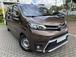 Braun rich oak Gebraucht 2016 Toyota Proace Verso Comfort Kombi | 21.900 € (Superpreis)
