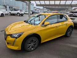 Lack gelb faro (metallic) Gebraucht 2020 Peugeot e-208 Allure Kleinwagen | 15.888 € (Fairer Preis)