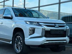 Weiß Gebraucht 2020 Mitsubishi L200 Abholung | 29.490 € (Fairer Preis)