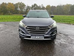 Grau Gebraucht 2015 Hyundai Tucson Premium SUV | 13.850 € (Fairer Preis)