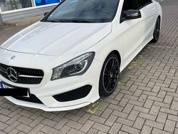 Weiß Gebraucht 2015 Mercedes CLA200 AMG line Limousine | 16.800 €