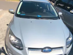 Silber Gebraucht 2012 Ford Focus Titanium Limousine | 6.800 € (Fairer Preis)