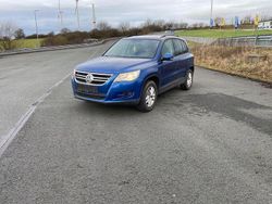Blau Gebraucht 2008 VW Tiguan Sportline SUV | 6.000 € (Etwas zu teuer)