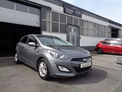 Grau Gebraucht 2014 Hyundai i30 Style Limousine | 11.490 € (Etwas zu teuer)