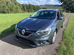 Grau Gebraucht 2020 Renault Mégane IV Business Limousine | 14.390 € (Fairer Preis)