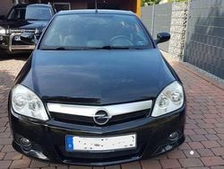 Schwarz Gebraucht 2006 Opel Tigra Cabrio | 2.100 € (Etwas zu teuer)