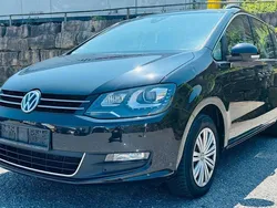 Deep black perleffekt Gebraucht 2016 VW Sharan Comfortline Van / Kleinbus | 17.490 € (Guter Preis)
