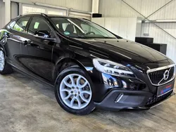 Schwarz Gebraucht 2017 Volvo V40 CC Momentum Kombi | 14.990 € (Fairer Preis)