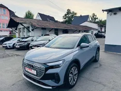 Grau Gebraucht 2022 Audi Q4 e-tron Sport SUV | 28.890 € (Guter Preis)