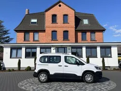 Weiß Gebraucht 2019 Peugeot Rifter Active Van / Kleinbus | 8.450 € (Guter Preis)