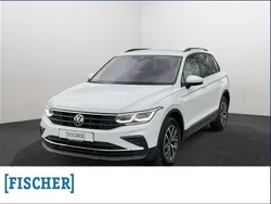 Weiss Gebraucht 2021 VW Tiguan Life SUV | 27.995 € (Fairer Preis)