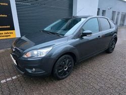 Grau Gebraucht 2008 Ford Focus Limousine | 2.499 € (Guter Preis)