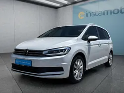 Weiß Gebraucht 2024 VW Touran Van / Kleinbus | 33.049 € (Fairer Preis)