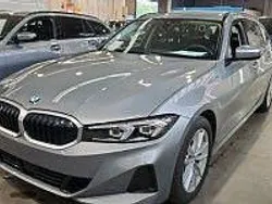 Grau Gebraucht 2023 BMW 318 Shadowline Limousine | 23.999 € (Guter Preis)