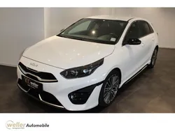 Weiss Gebraucht 2023 Kia Ceed GT-Line Limousine | 24.840 € (Fairer Preis)