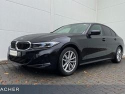 Saphirschwarz metallic Gebraucht 2025 BMW 318 Efficient Dynamics Limousine | 32.749 € (Superpreis)