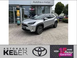 Schimmering silber metallic Neu 2025 Toyota Yaris Cross SUV | 32.160 € (Etwas zu teuer)