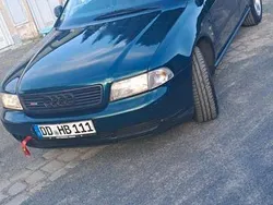 Grün Gebraucht 1996 Audi A4 Limousine | 2.222 € (Etwas zu teuer)