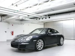 Atlasgrau metallic Gebraucht 2005 Porsche 911 Carrera S Coupé | 38.900 € (Fairer Preis)