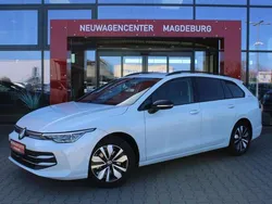 Oryxweiß perlmutteffekt Gebraucht 2024 VW Golf VIII Goal Kombi | 29.980 €