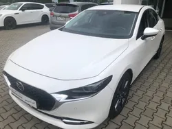 Weiss Gebraucht 2021 Mazda 3 Selection Limousine | 22.890 € (Fairer Preis)