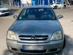 Grau Gebraucht 2004 Opel Vectra Limousine | 1.200 € (Fairer Preis)