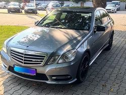 Grau Gebraucht 2013 Mercedes E400 Limousine | 14.550 €