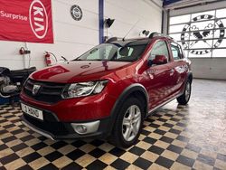Rot Gebraucht 2015 Dacia Sandero Stepway Ambiance Limousine | 7.600 € (Fairer Preis)