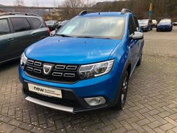 Blau sky Gebraucht 2018 Dacia Sandero Celebration Limousine | 8.995 € (Fairer Preis)