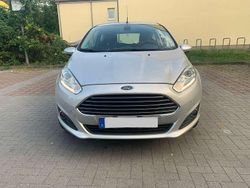 Silber Gebraucht 2014 Ford Fiesta Titanium Kleinwagen | 5.400 € (Guter Preis)