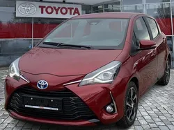 Rot Gebraucht 2020 Toyota Yaris Hybrid Style Limousine | 15.990 € (Superpreis)